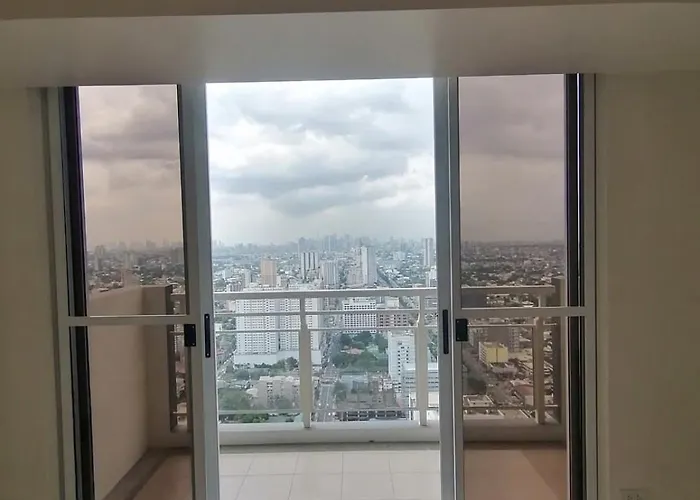 Red Swan Apartment
